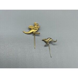 Vintage Kangaroo w/racket Stick Pin Gold-tone Brooch Australia Animal Hat Pins
